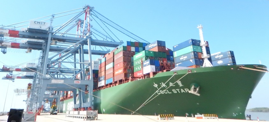 Welcome CSCL Star to CMIT - The biggest Ultra Large Container Vessel calling in Vietnam - (10/29/2015)